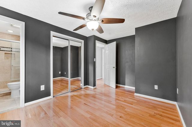 8471 GREAT LAKE LN, Springfield, VA 22153