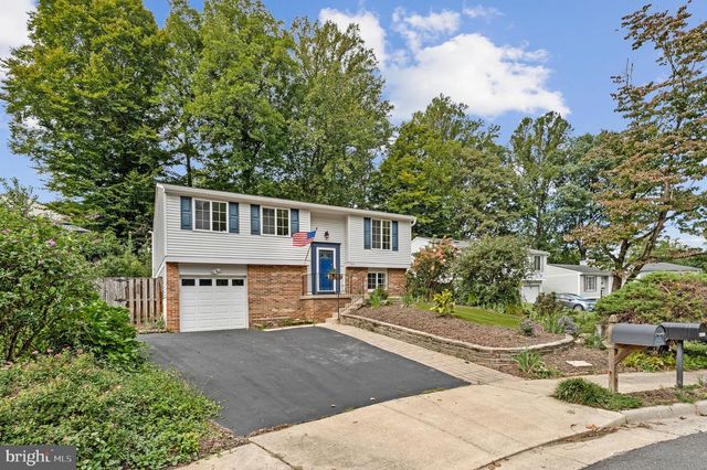 8471 GREAT LAKE LN, Springfield, VA 22153