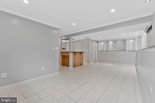 8471 GREAT LAKE LN, Springfield, VA 22153
