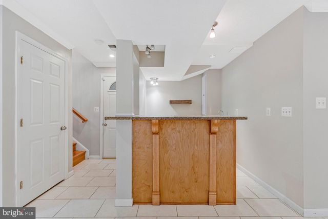 8471 GREAT LAKE LN, Springfield, VA 22153