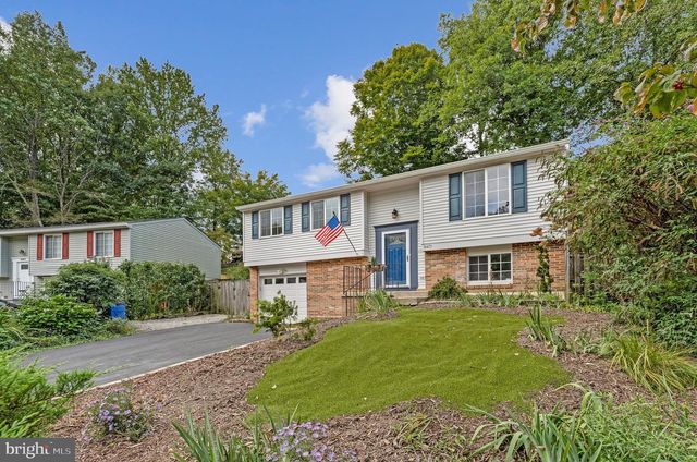 8471 GREAT LAKE LN, Springfield, VA 22153