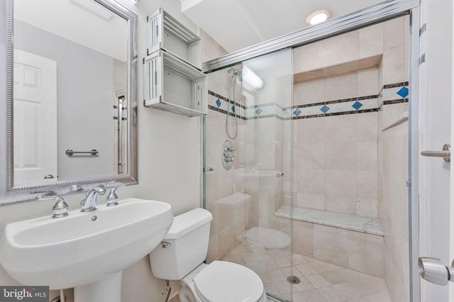 8471 GREAT LAKE LN, Springfield, VA 22153