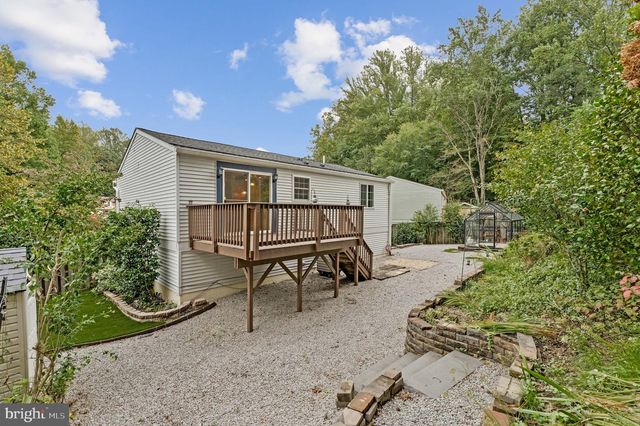 8471 GREAT LAKE LN, Springfield, VA 22153