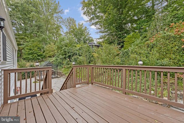 8471 GREAT LAKE LN, Springfield, VA 22153