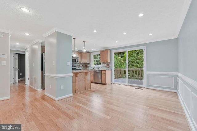 8471 GREAT LAKE LN, Springfield, VA 22153