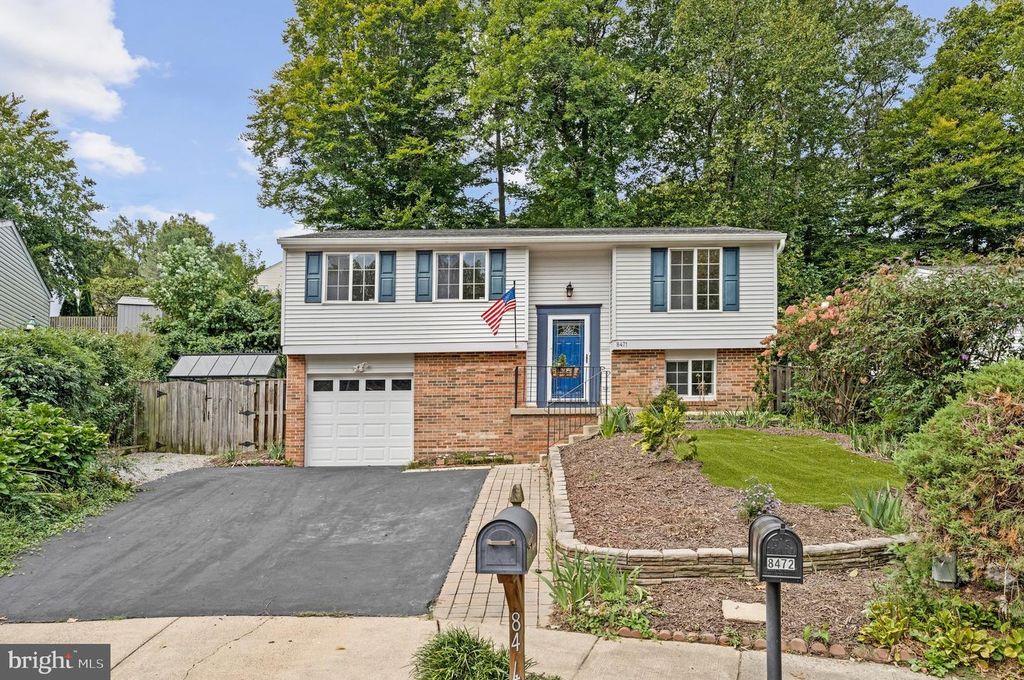 8471 GREAT LAKE LN, Springfield, VA 22153