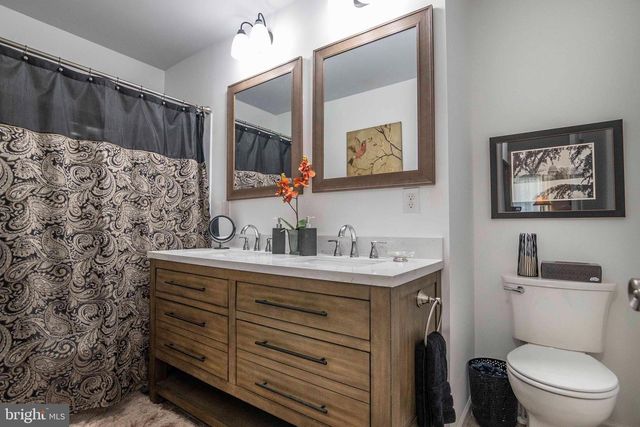 246 PARKSIDE CT, Woodstock, VA 22664