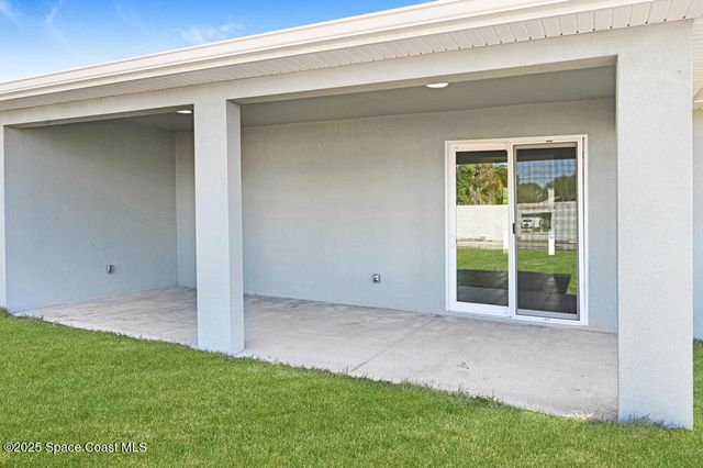 693 Akola Terrace SW, Palm Bay, FL 32908