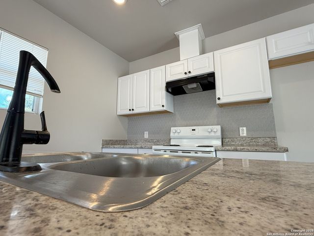 5010 Lucinda, San Antonio, TX 78221