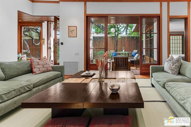 465 N Calle Rolph, Palm Springs, CA 92262