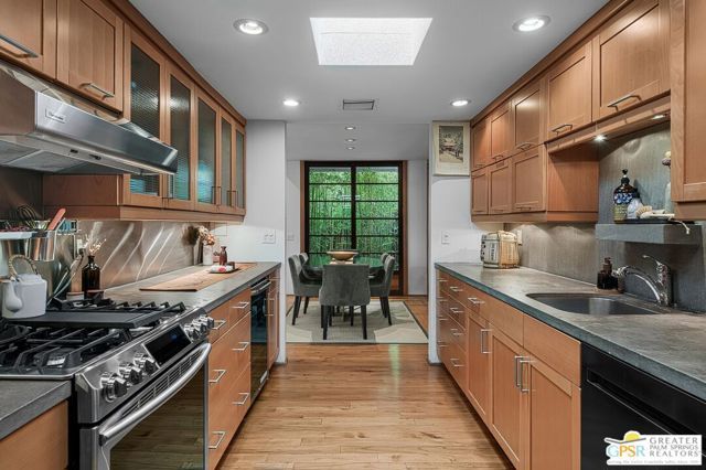 465 N Calle Rolph, Palm Springs, CA 92262