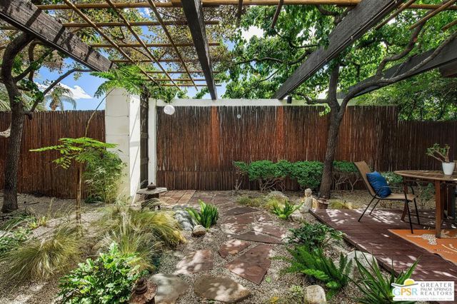 465 N Calle Rolph, Palm Springs, CA 92262