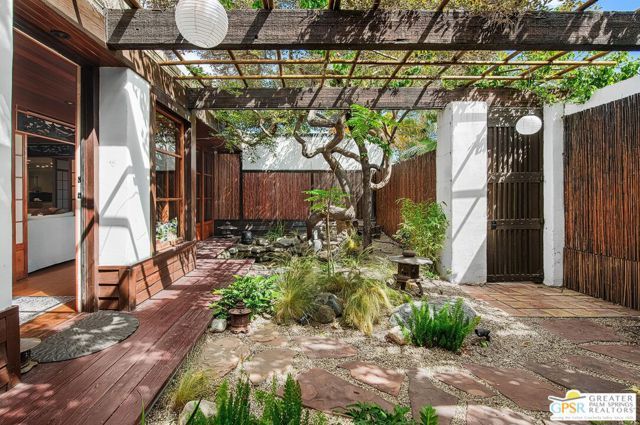 465 N Calle Rolph, Palm Springs, CA 92262