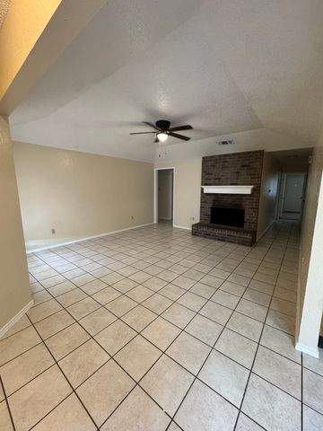 4504 Mizzenmast Court, Fort Worth, TX 76135