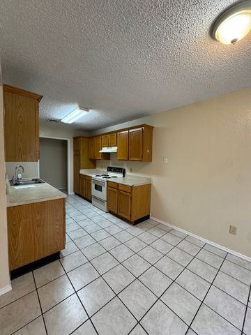 4504 Mizzenmast Court, Fort Worth, TX 76135