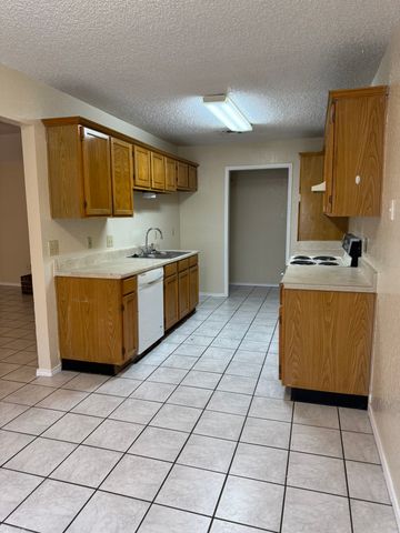 4504 Mizzenmast Court, Fort Worth, TX 76135