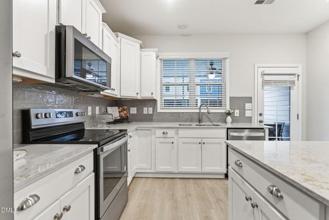 978 Gateway Commons Circle, Wake Forest, NC 27587