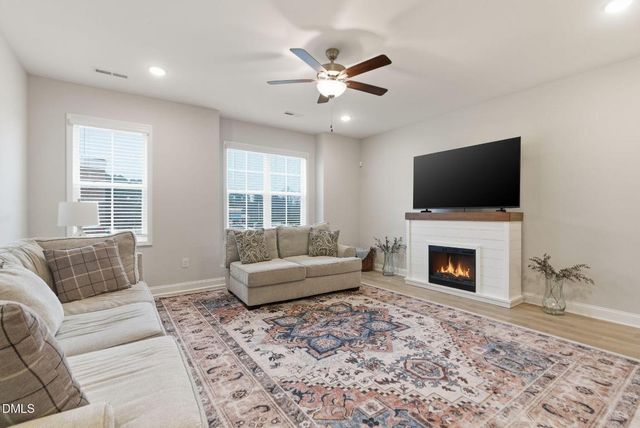 978 Gateway Commons Circle, Wake Forest, NC 27587