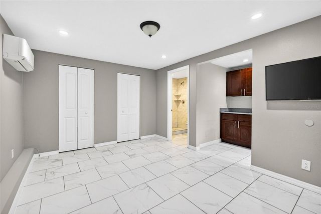 3007 N CENTRAL AVENUE, Tampa, FL 33603