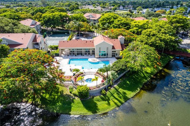 1825 Palm Cove Boulevard 7-303, Delray Beach, FL 33445