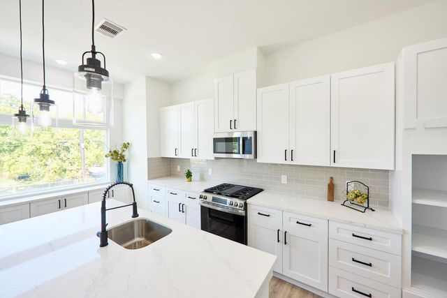 3452 Bremond Street, Houston, TX 77004