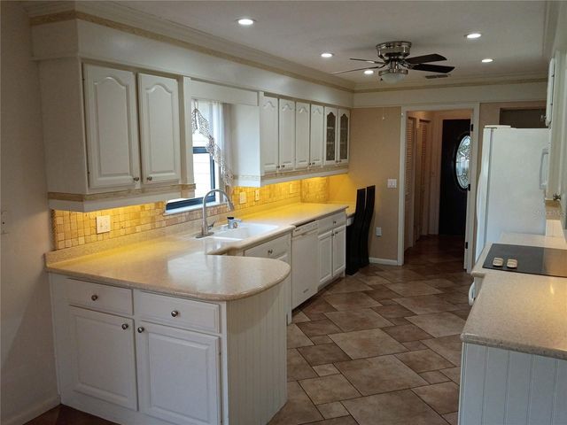 3104 SAND TRAP COURT, Lakeland, FL 33810