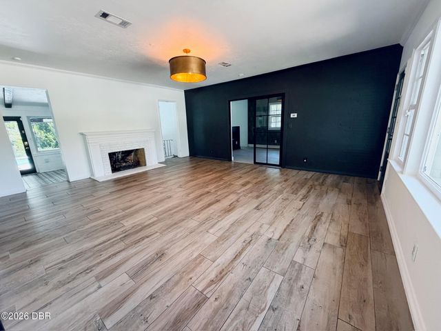 1608 N Halifax Avenue, Daytona Beach, FL 32118