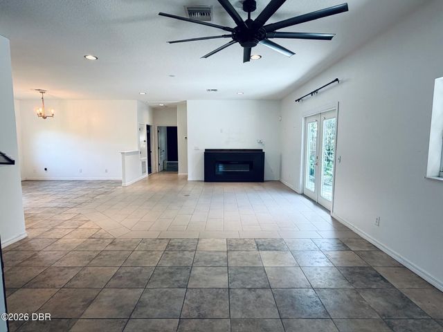 1608 N Halifax Avenue, Daytona Beach, FL 32118