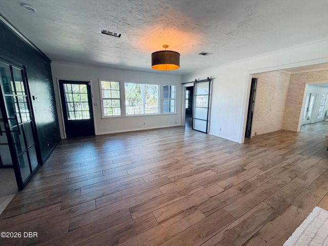 1608 N Halifax Avenue, Daytona Beach, FL 32118