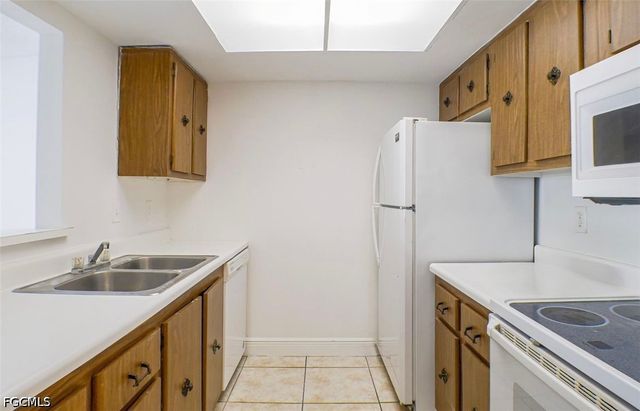 3706 Broadway 21, Fort Myers, FL 33901