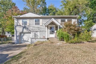 9222 W 101st Street, Overland Park, KS 66212