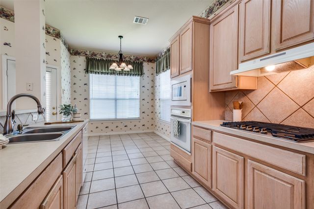 1807 Pecan Grove, Carrollton, TX 75007