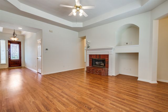 1807 Pecan Grove, Carrollton, TX 75007