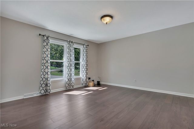 2793 Rita Street NE, Hartville, OH 44632