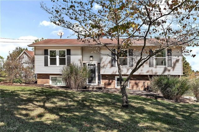 2793 Rita Street NE, Hartville, OH 44632