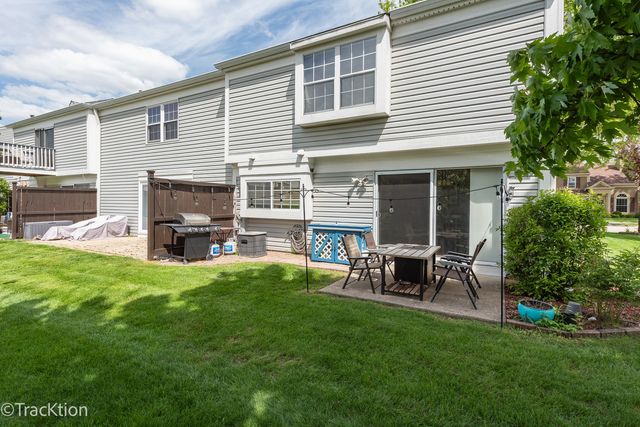 17 Peach Tree Lane, Westmont, IL 60559