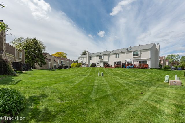 17 Peach Tree Lane, Westmont, IL 60559