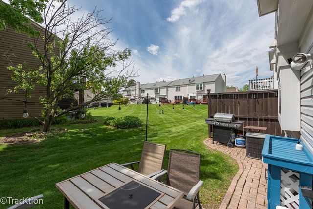 17 Peach Tree Lane, Westmont, IL 60559