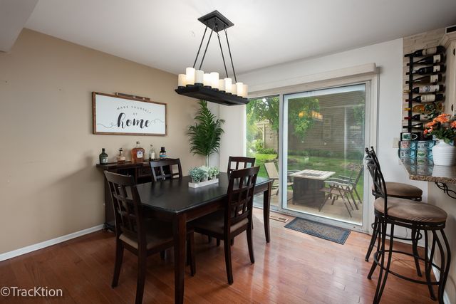 17 Peach Tree Lane, Westmont, IL 60559