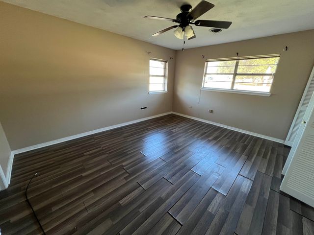 2204 Acadian Dr, Houma, LA 70363