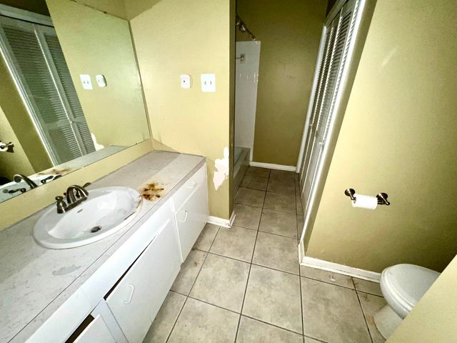 2204 Acadian Dr, Houma, LA 70363