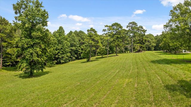 1072 Taylor Broome Road, Chickamauga, GA 30707