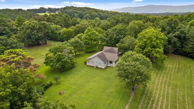 1072 Taylor Broome Road, Chickamauga, GA 30707