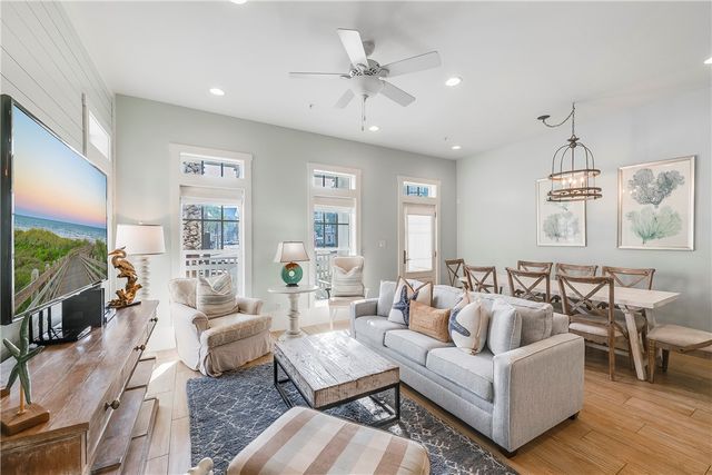 120 Social Circ 4-101, Port Aransas, TX 78373