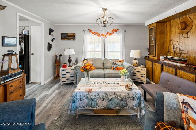 8 Mary Court, Barnegat, NJ 08005