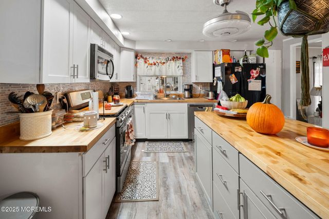 8 Mary Court, Barnegat, NJ 08005