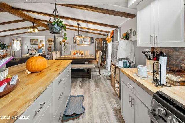 8 Mary Court, Barnegat, NJ 08005