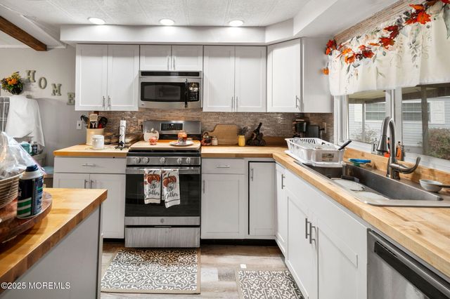 8 Mary Court, Barnegat, NJ 08005