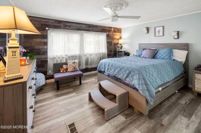 8 Mary Court, Barnegat, NJ 08005