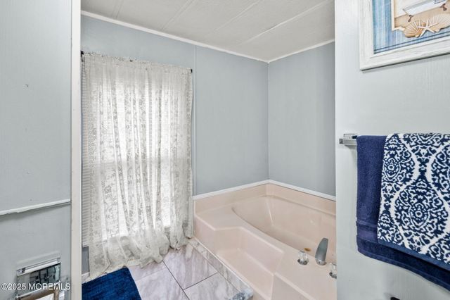 8 Mary Court, Barnegat, NJ 08005